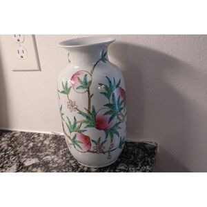 Jingdezhen Famille‎ Rose 9 Peaches Bottle Vase